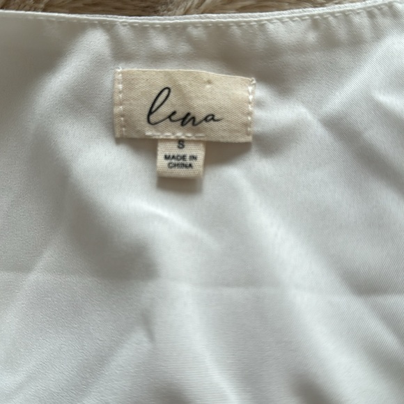 Lena Pearl Detail Puff Sleeve Crop Top - Picture 6 of 6